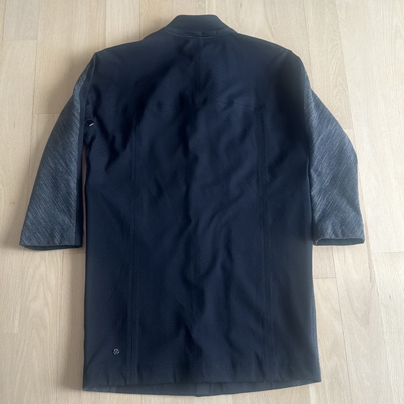 LULULEMON CACOON Car Coat size XS - Picture 10 of 10